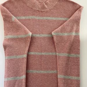 American eagle women’s jegging fit sweater size small.